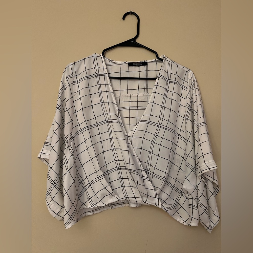 Forever 21 white and black blouse in small